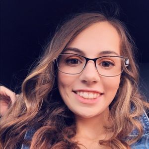 Meet your Posher, Caitlyn